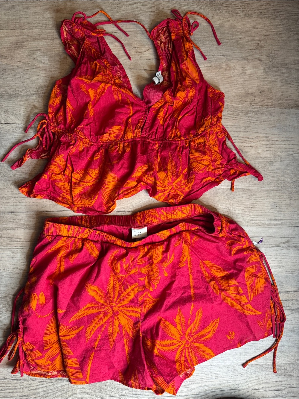 A new day Vibrant Red & Orange Tropical Two-Piece Set size Medium